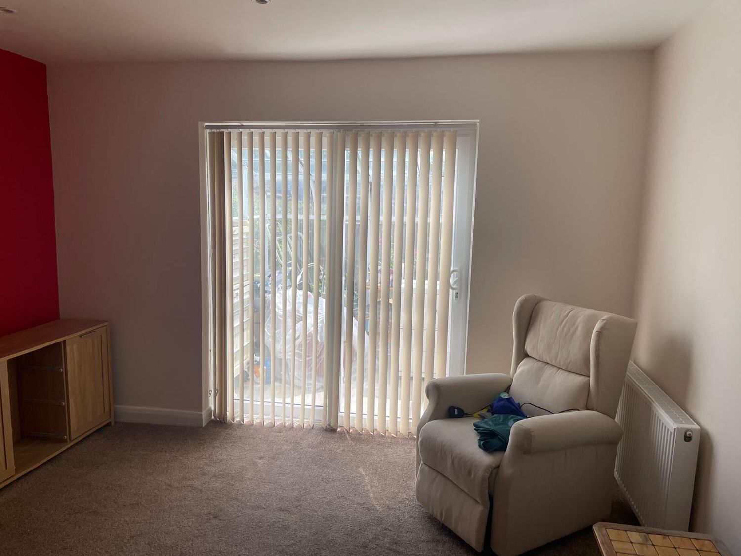 Completed decoration with a contrasting feature wall